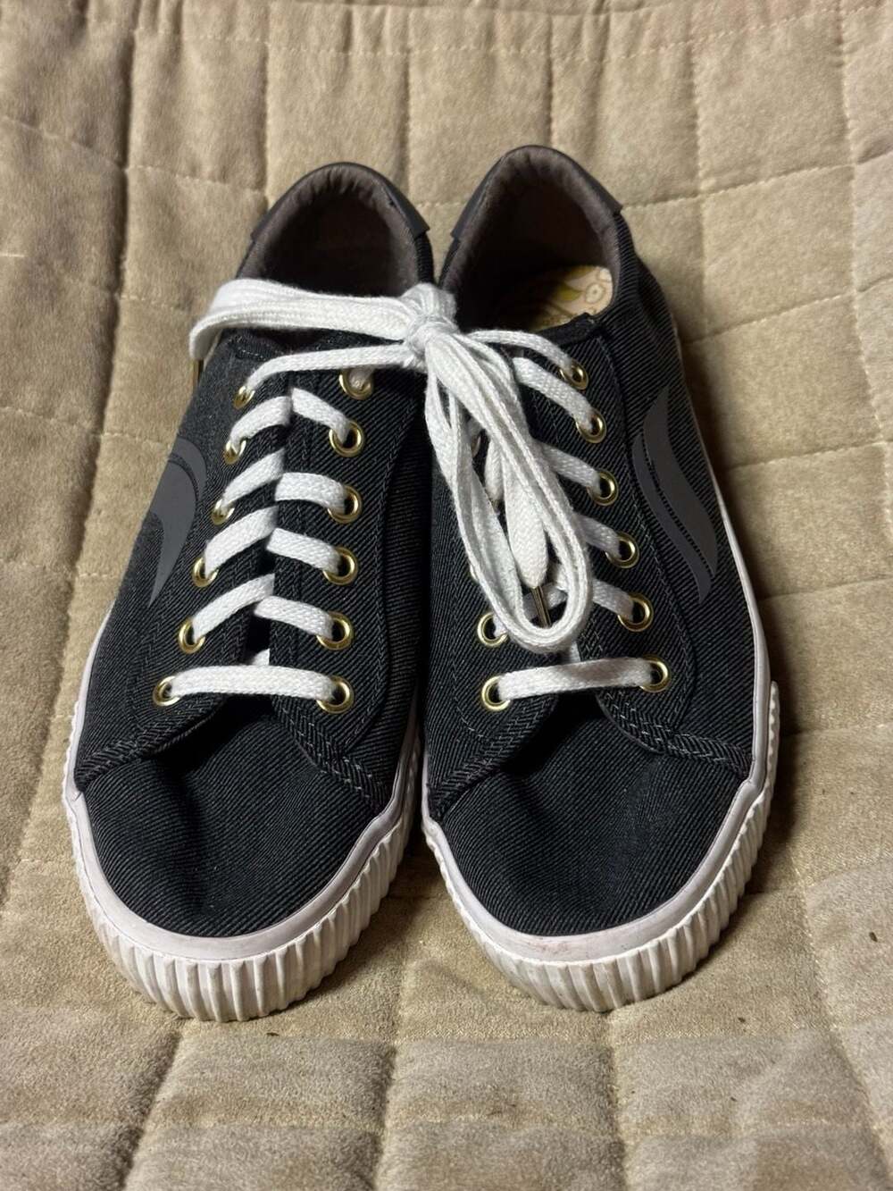 Keds Canvas Sneaker Size 6 Black White